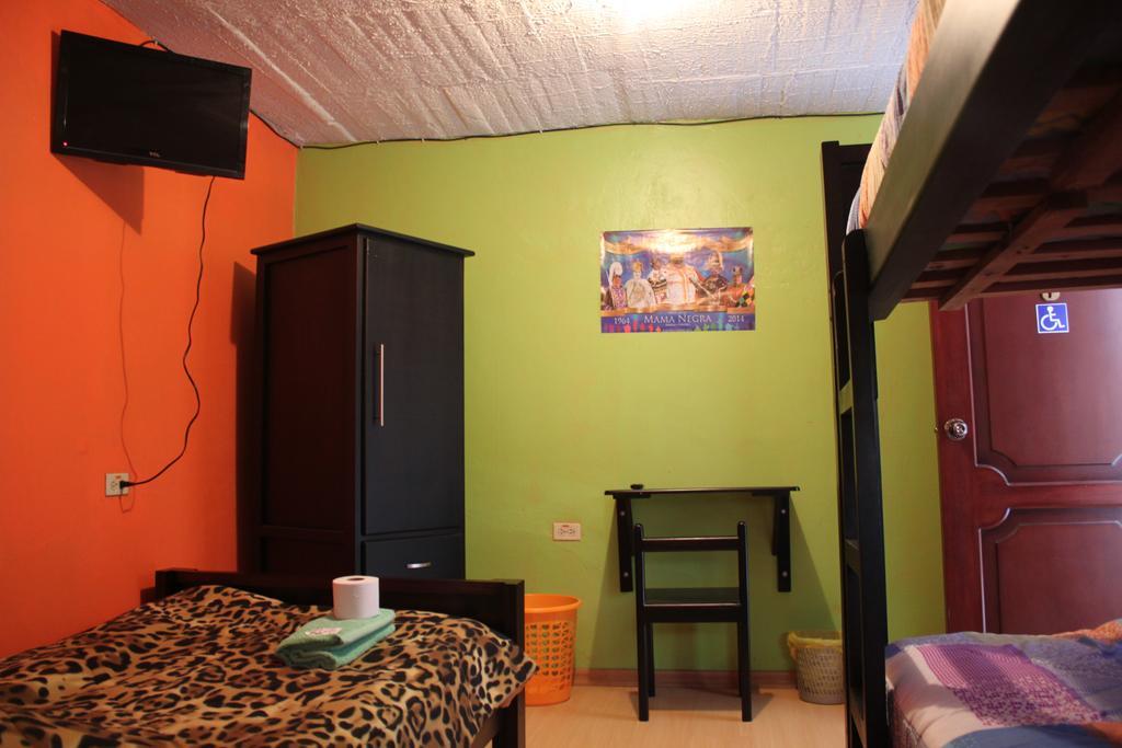 Hostel Sendero De Volcanes Latacunga Kültér fotó