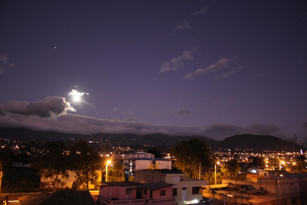 Hostel Sendero De Volcanes Latacunga Kültér fotó
