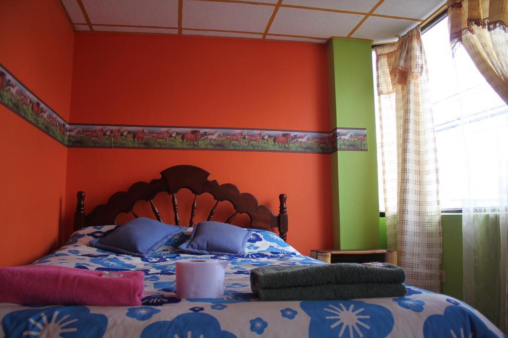 Hostel Sendero De Volcanes Latacunga Kültér fotó