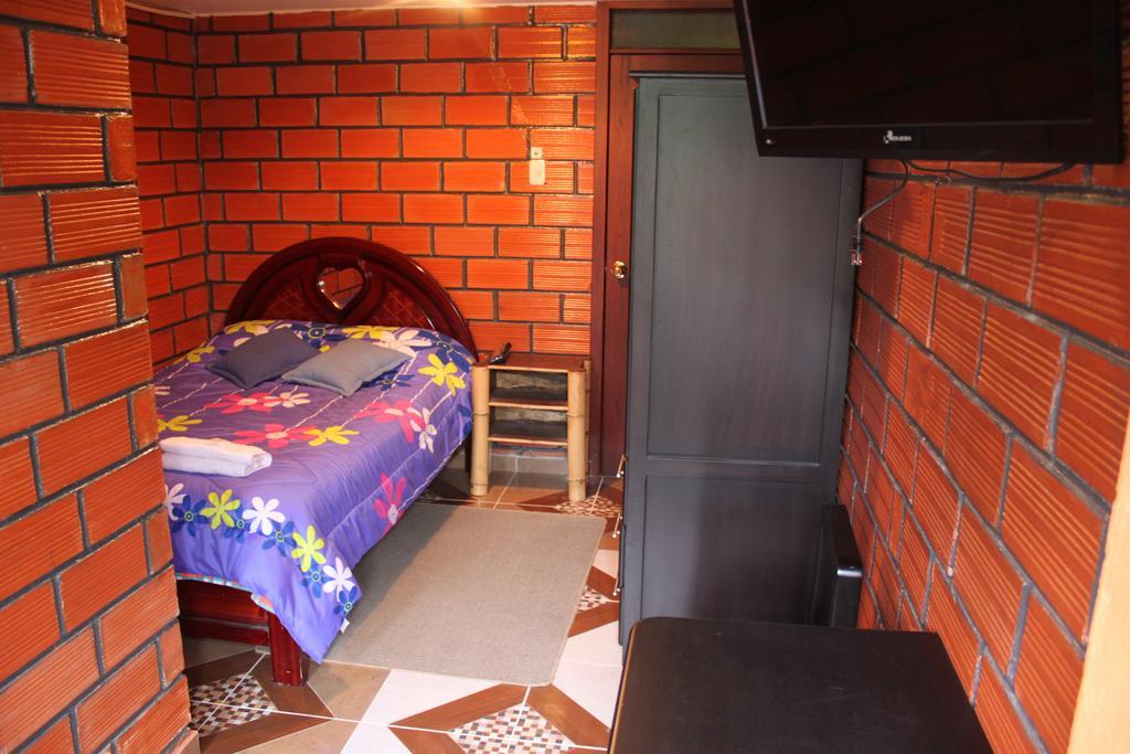 Hostel Sendero De Volcanes Latacunga Kültér fotó