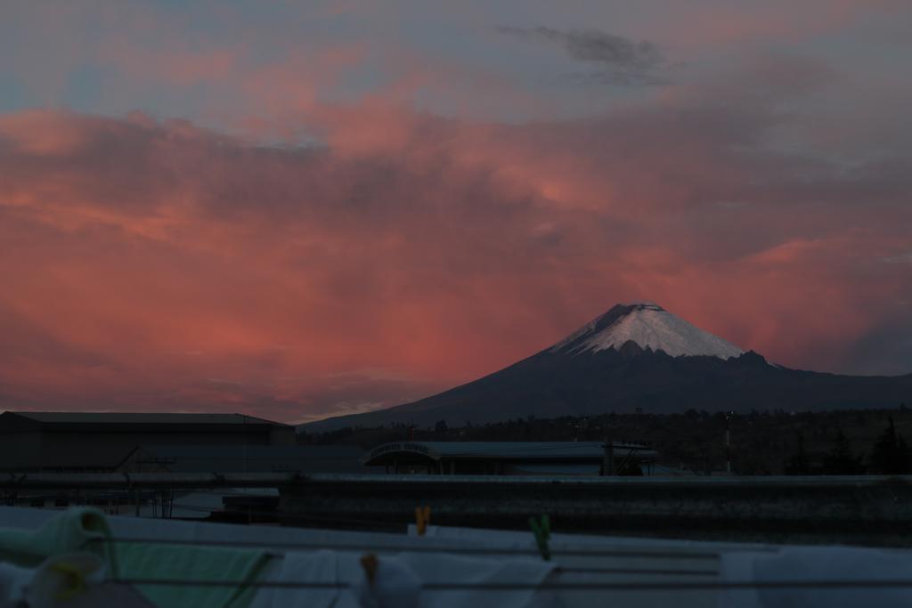 Hostel Sendero De Volcanes Latacunga Kültér fotó