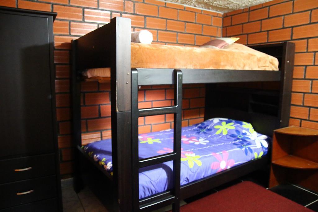 Hostel Sendero De Volcanes Latacunga Kültér fotó