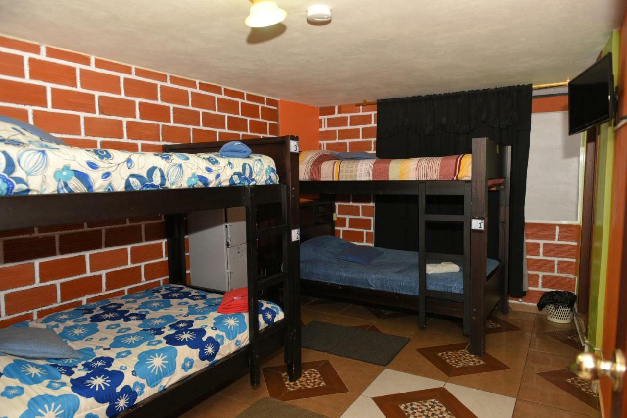 Hostel Sendero De Volcanes Latacunga Kültér fotó